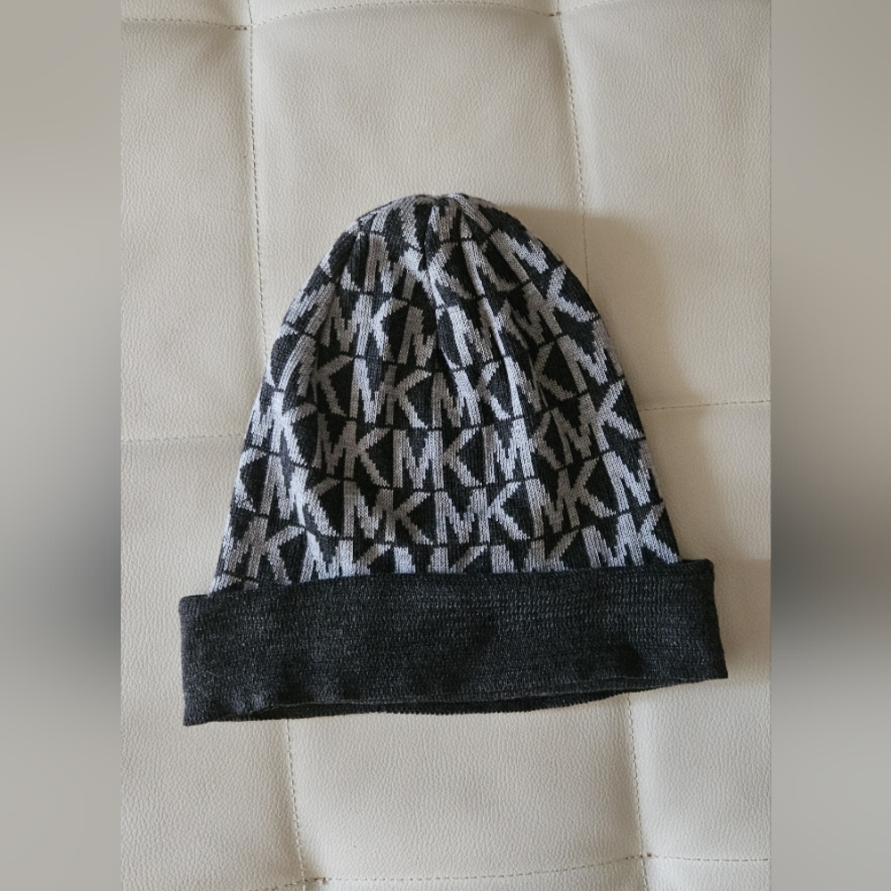 Michael Kors Black & Gray Logo Pattern Knit Hat Unisex